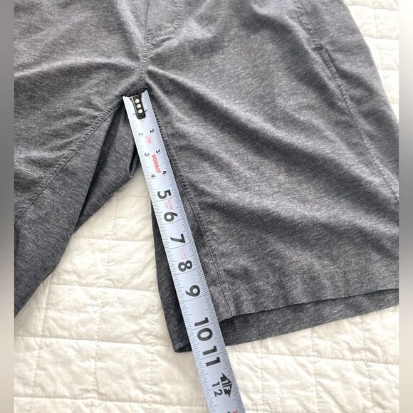 Lululemon Grey drawstring athletic running shorts 10” size medium - Picture 3 of 9